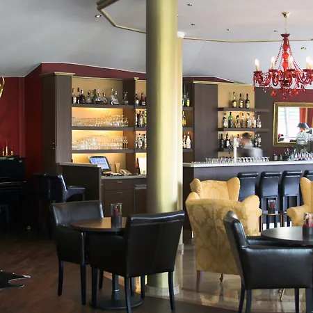 Thermenhotel Viktoria Hotell