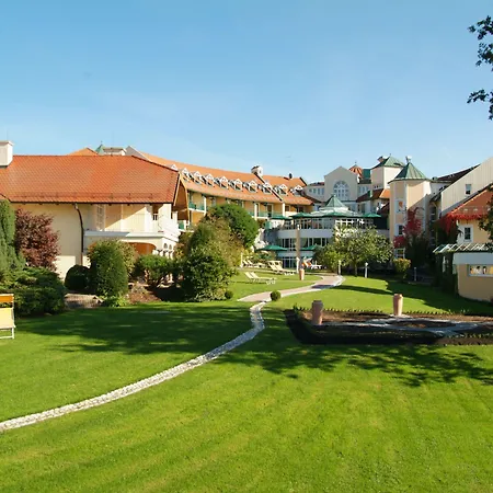 Thermenhotel Viktoria Hotell 4*